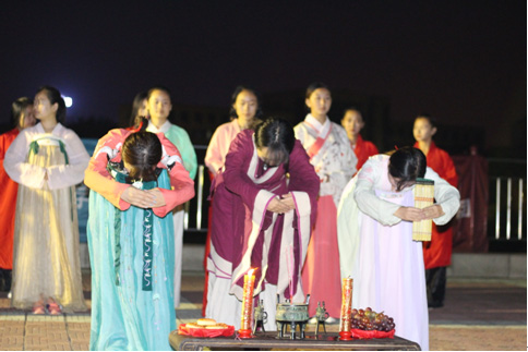 祭 月