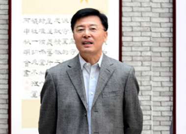 校党委书记符惠明宣布展览开展