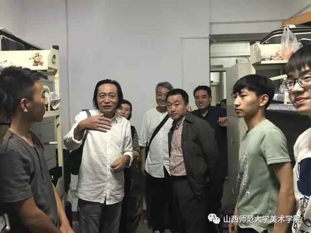 成人论坛
领导深入宿舍看望新生